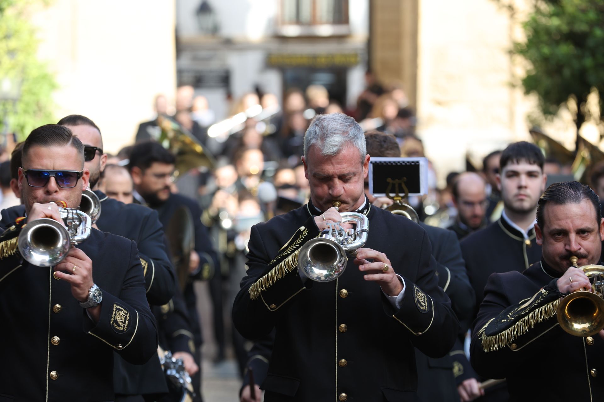 El alegre traslado de la Sagrada Cena de Córdoba y la Esperanza del Valle, en imágenes