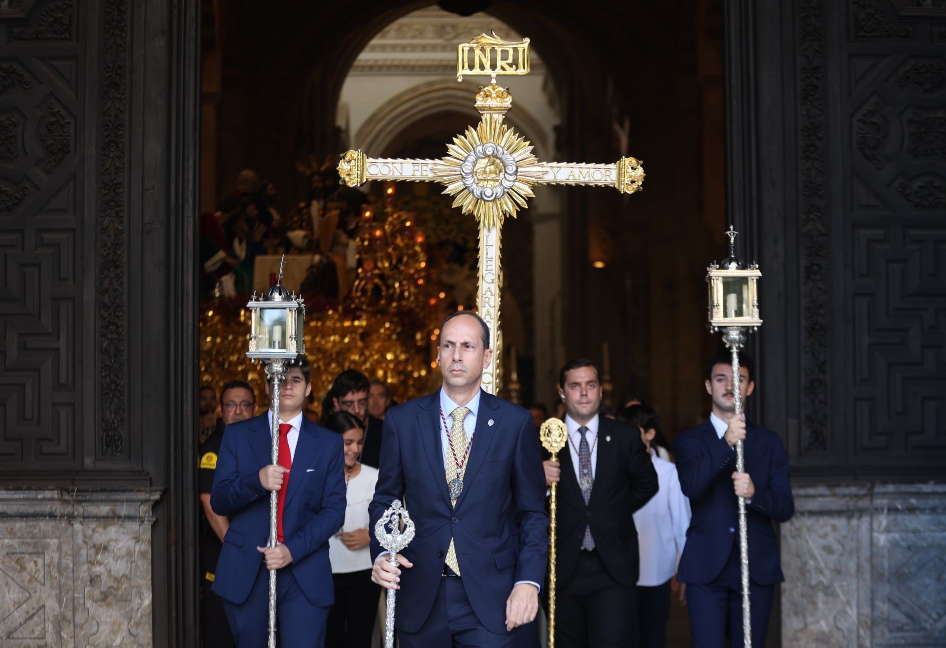 El alegre traslado de la Sagrada Cena de Córdoba y la Esperanza del Valle, en imágenes
