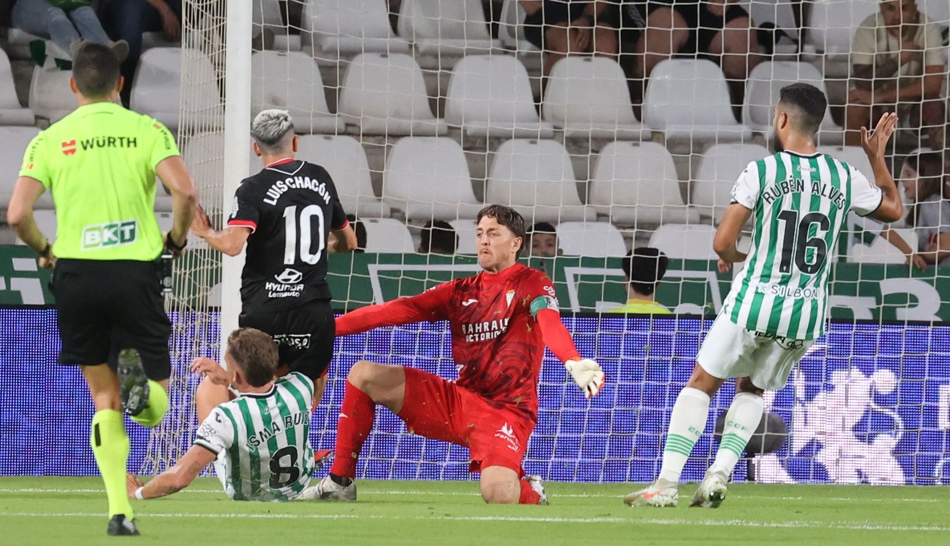El Córdoba CF-Cultural Leonesa, en imágenes