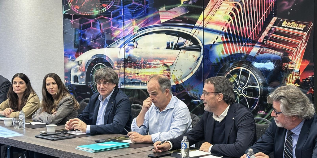 Puigdemont y Junqueras, contra Illa por celebrar el 12-O en Madrid y no estar en Cataluña por el temporal