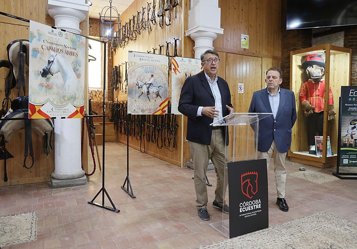 Rafael Blanco y Julián Urbano en la presentación del XLV Campeonato Nacional de Caballos Árabes