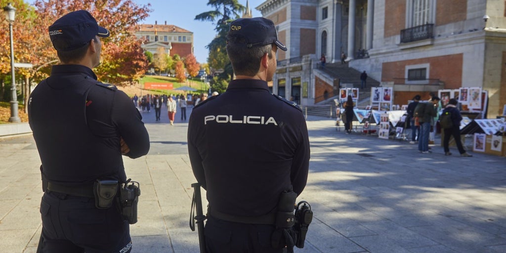 La Policía investiga si hubo sumisión química en la violación a una joven en un chalé de San Blas tras una noche de fiesta