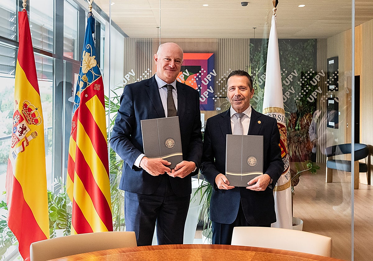 El director general de Consum, Antonio Rodríguez y el rector de la UPV, José Capilla