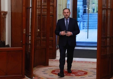 Ábalos se pasó cinco años de lujo sin sacar ni un euro del banco