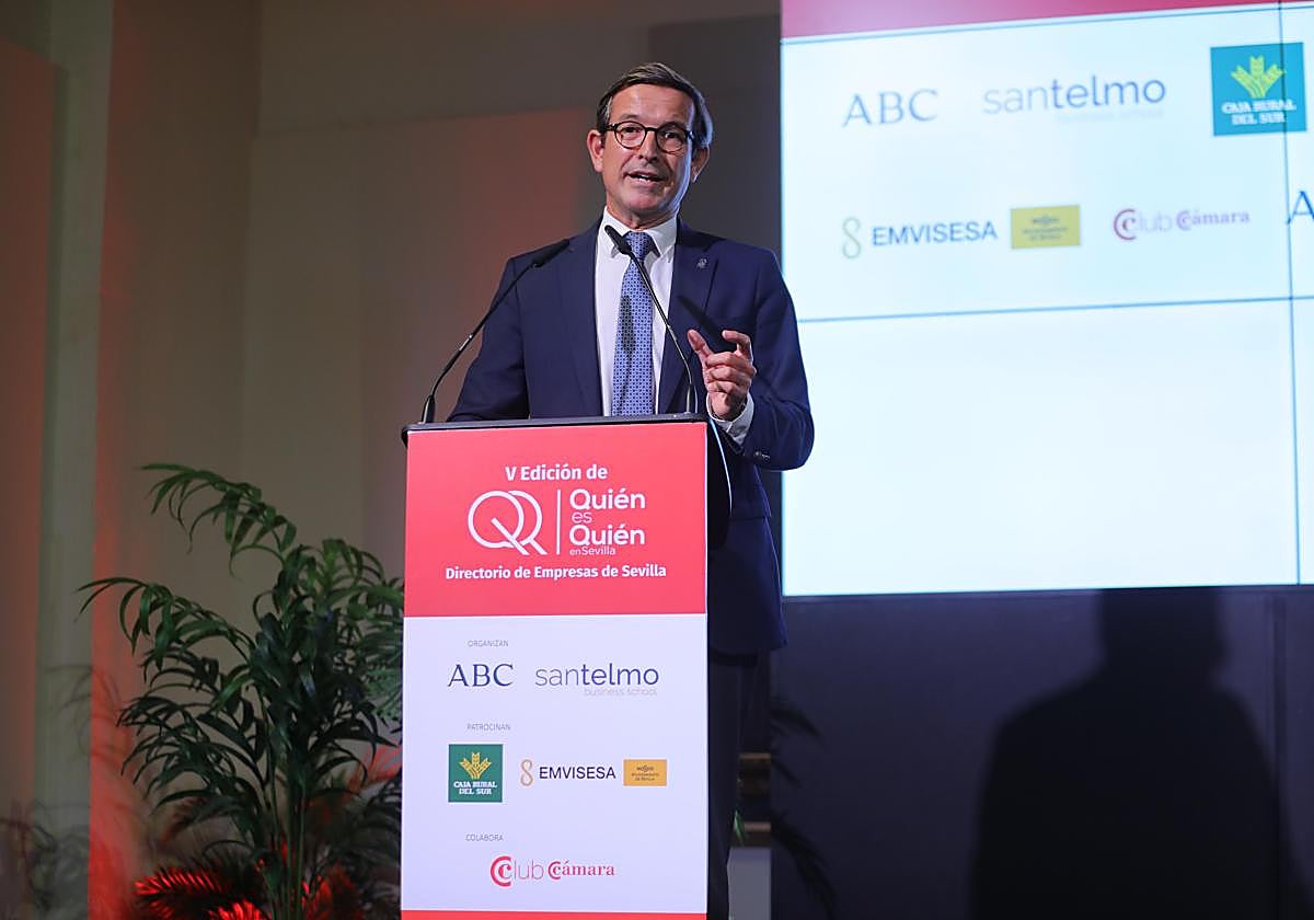 El consejero de Industria, Energía y Minas, Jorge Paradela, en un acto de ABC en Sevilla este mes