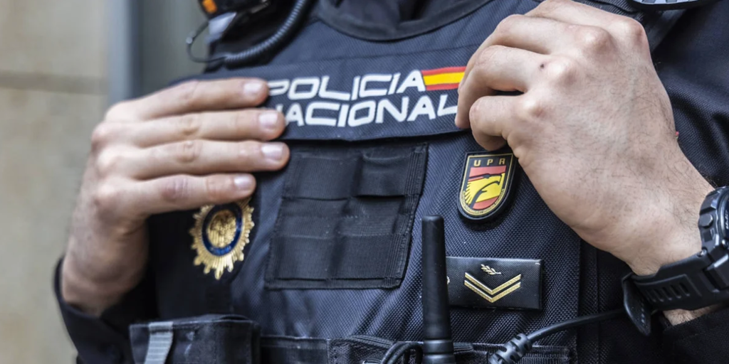 Un hombre se atrinchera con un cuchillo en una vivienda del barrio de Ofra, Tenerife