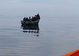 Localizada una patera con 13 inmigrantes al sur de Gran Canaria