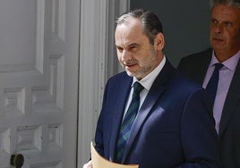 Moncloa arremete contra el juez Puente para desviar el foco de la corrupción de Ábalos