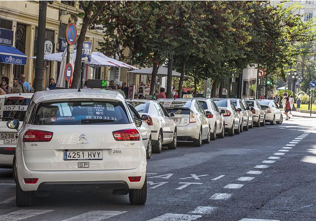 Vehículos en el centro de Valencia