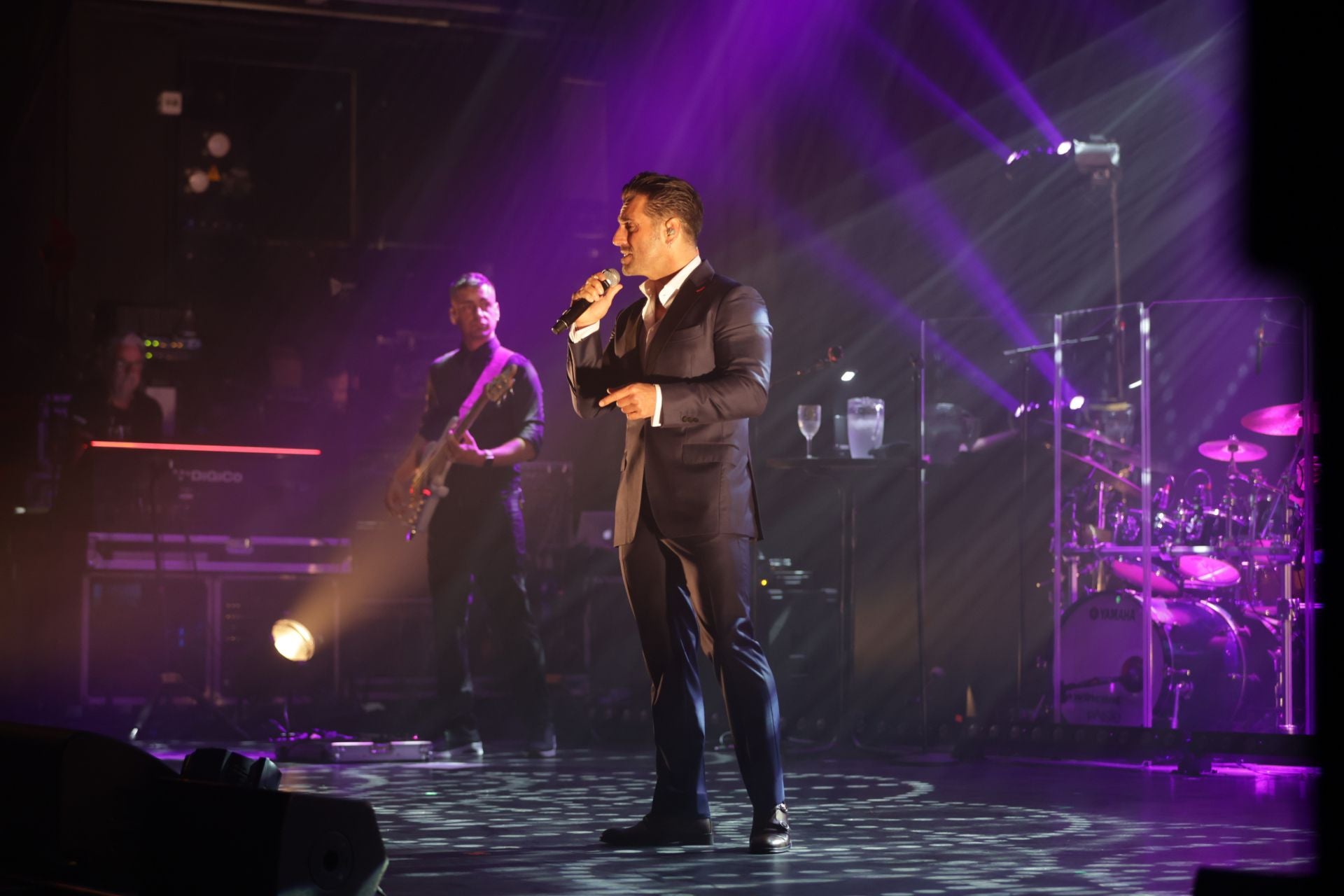 Las mejores imágenes de un &#039;Inédito&#039; David Bustamente en el Gran Teatro de Córdoba