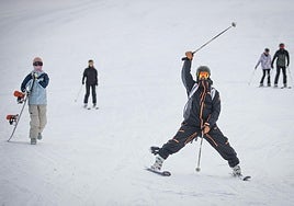 Sierra Nevada prevé abrir la temporada el 29 de noviembre y prolongarla hasta el 26 de abril de 2026