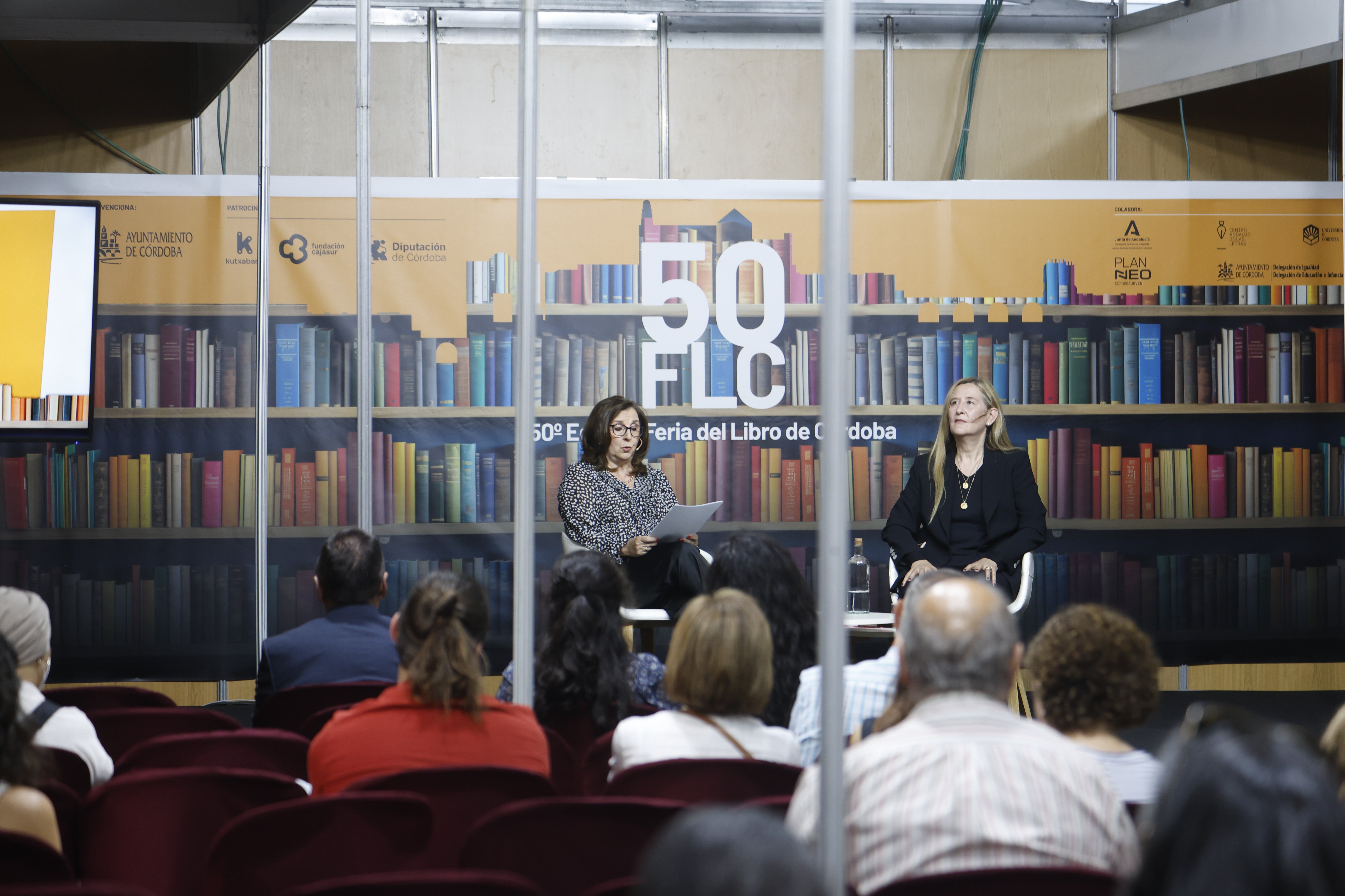El estreno de la Feria del Libro de Córdoba con Luz Gabás, en imágenes