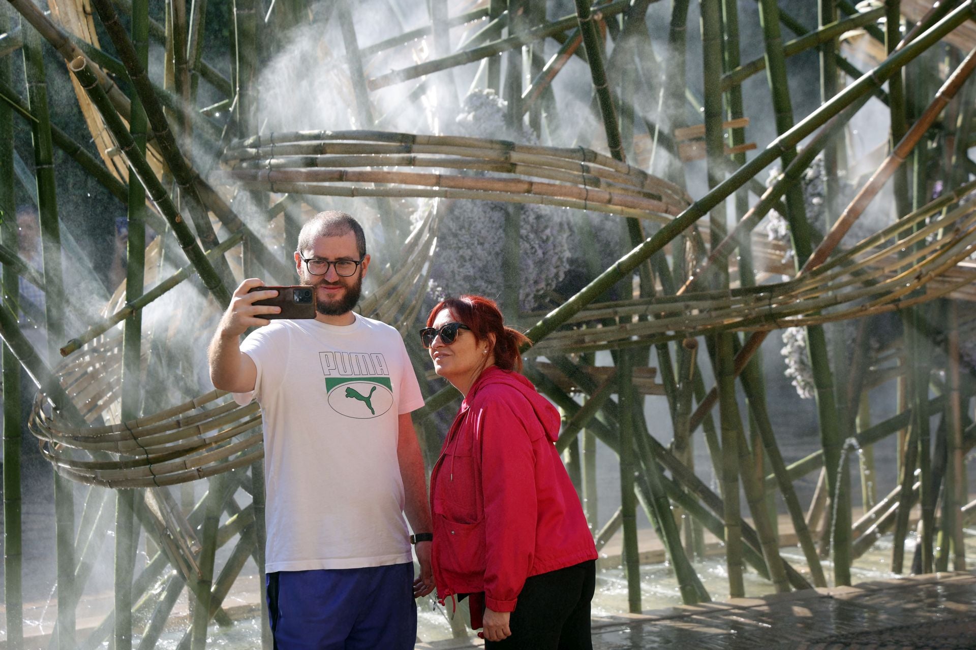 Las multitudinarias visitas a los patios de Flora en Córdoba, en imágenes