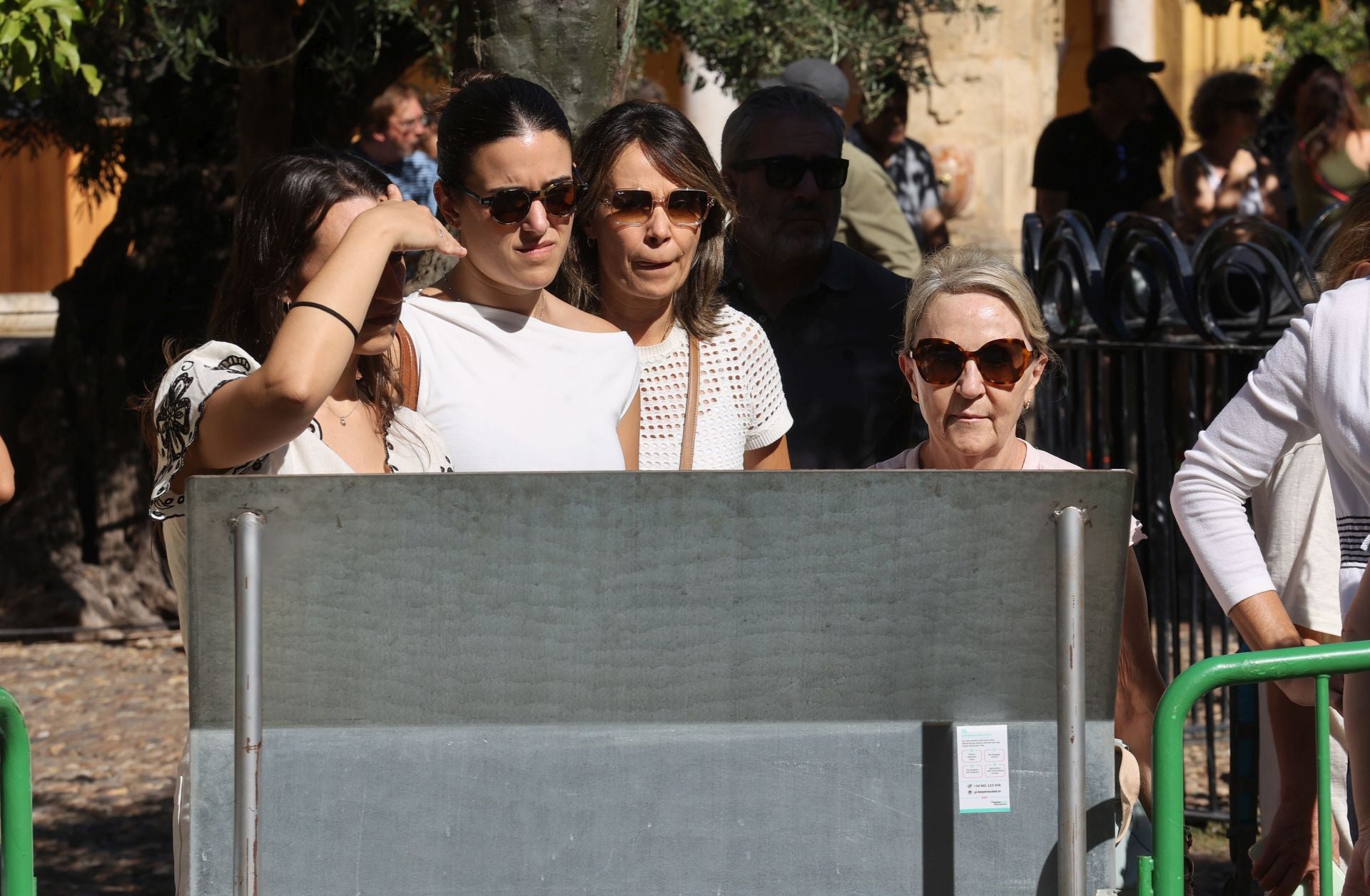 Las multitudinarias visitas a los patios de Flora en Córdoba, en imágenes