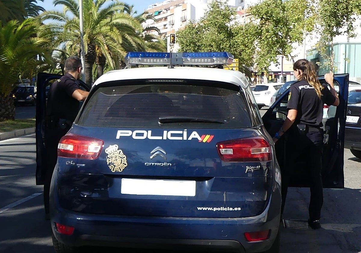 Imagen de una patrulla de la Policía Nacional de Huelva.