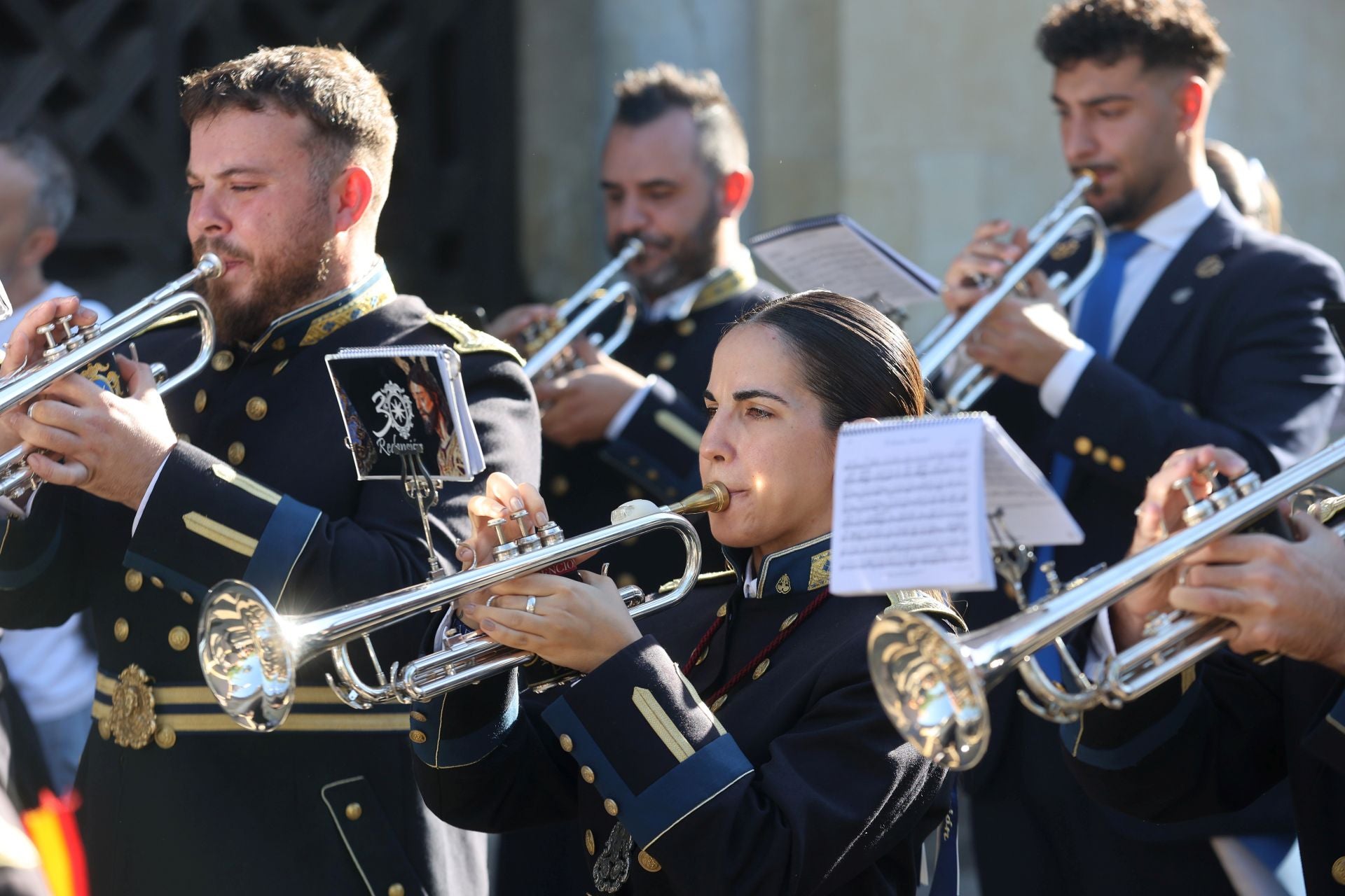El triunfal regreso de las cofradías tras el Vía Crucis Magno de Córdoba, en imágenes