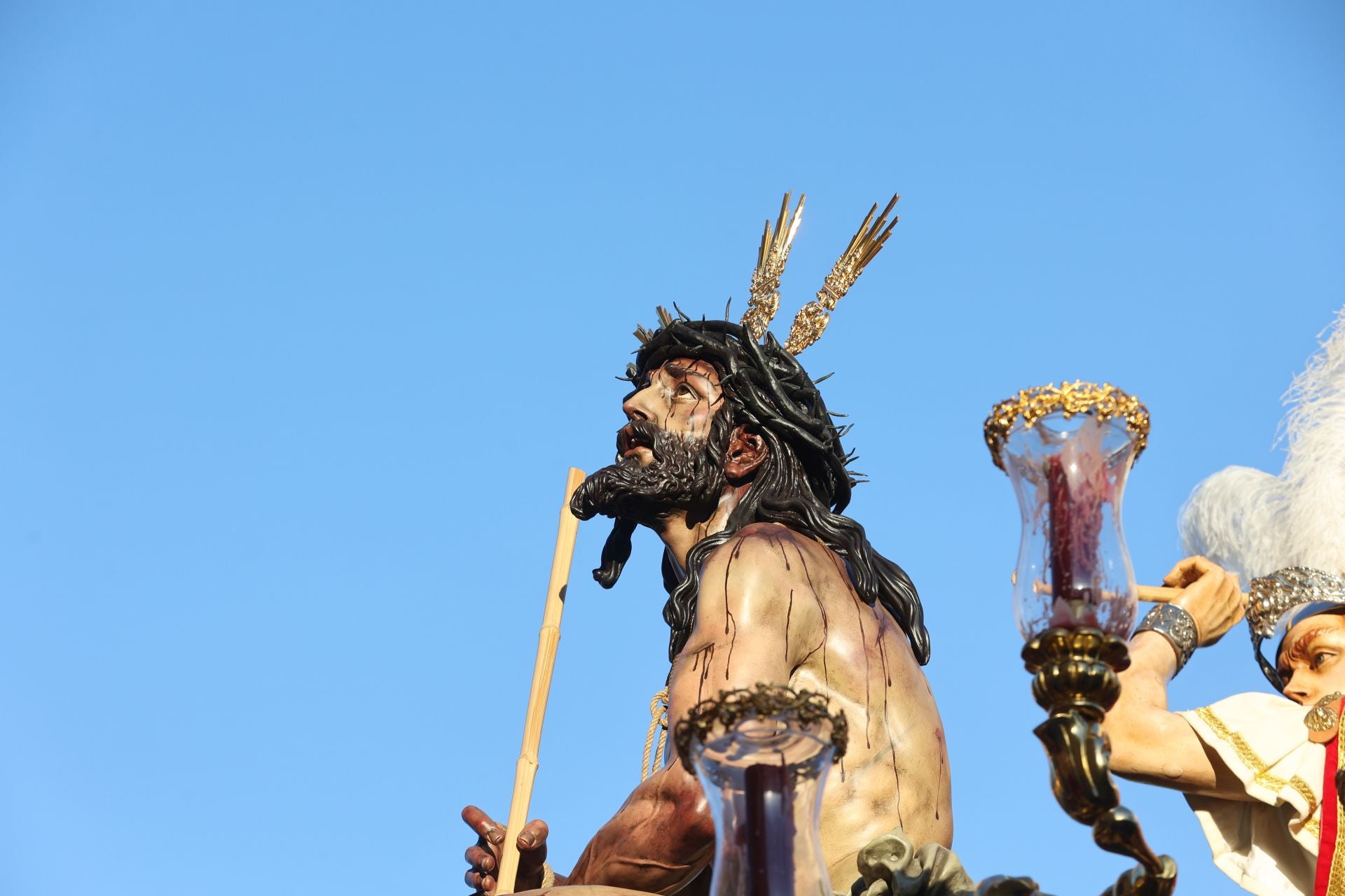 El triunfal regreso de las cofradías tras el Vía Crucis Magno de Córdoba, en imágenes