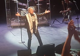 Miguel Ríos llena Toledo con su 'último vals' y demuestra que aún le queda cuerda para rato