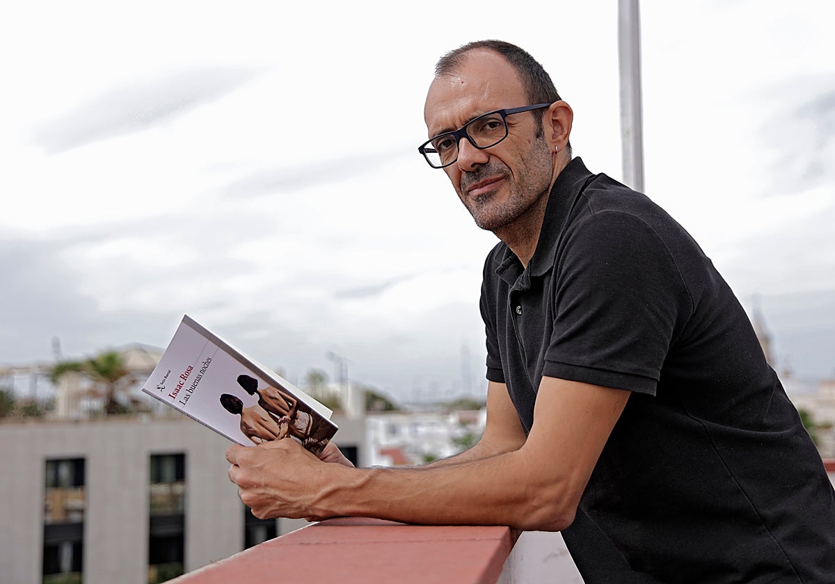 Isaac Rosa aborda el tema del insomnio en 'Las buenas noches