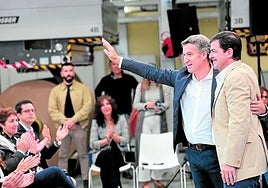 Feijóo da la «enhorabuena» a Mañueco por «presentar el presupuesto para 2026»