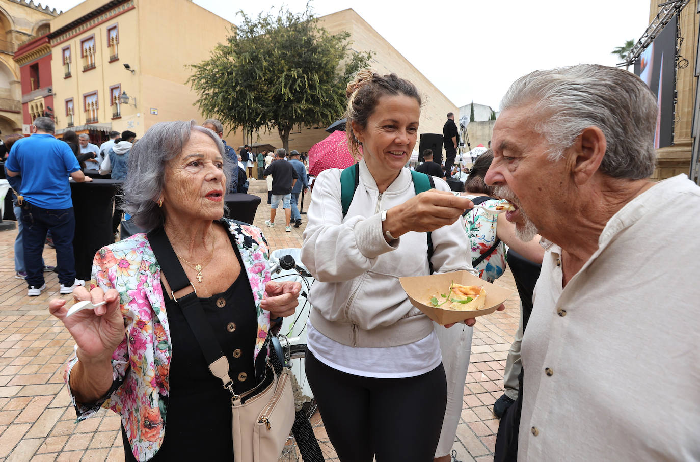Las mejores imágenes del &#039;Califato in the Street&#039; en la Puerta del Puente de Córdoba