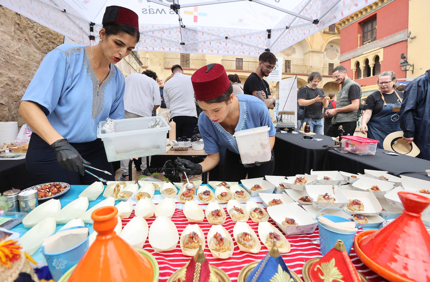 Las mejores imágenes del &#039;Califato in the Street&#039; en la Puerta del Puente de Córdoba