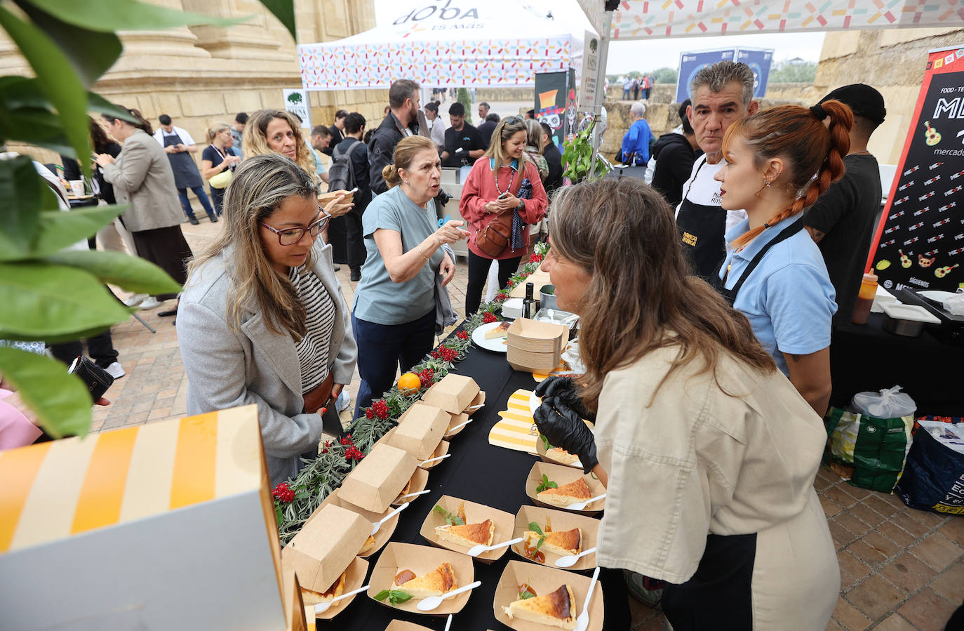 Las mejores imágenes del &#039;Califato in the Street&#039; en la Puerta del Puente de Córdoba