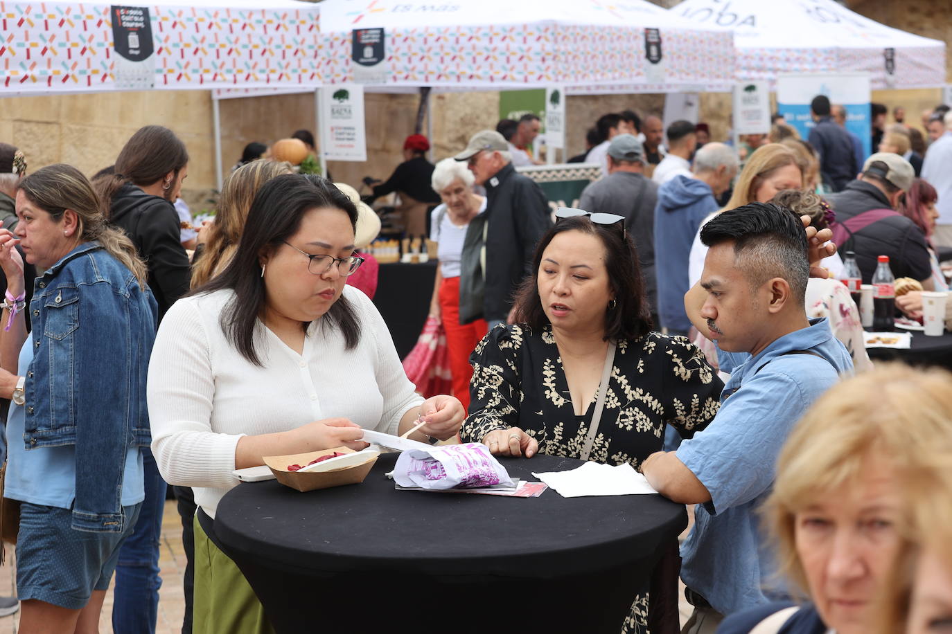 Las mejores imágenes del &#039;Califato in the Street&#039; en la Puerta del Puente de Córdoba