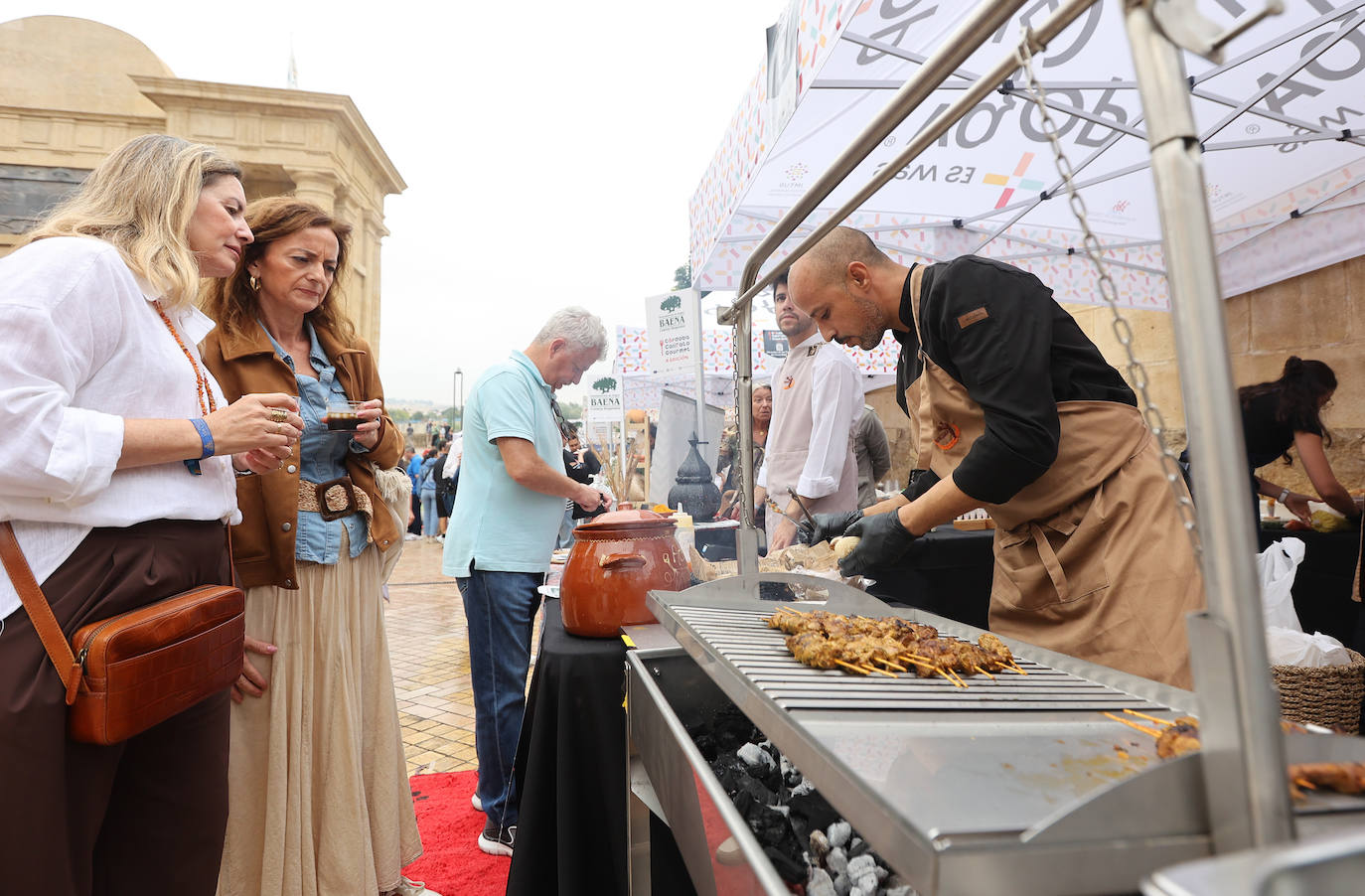 Las mejores imágenes del &#039;Califato in the Street&#039; en la Puerta del Puente de Córdoba