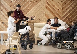 Madrid critica el decreto-ley que dota con 500 millones a las comunidades para atención a la ELA: «Es otro 'yo invito y tú pagas'»