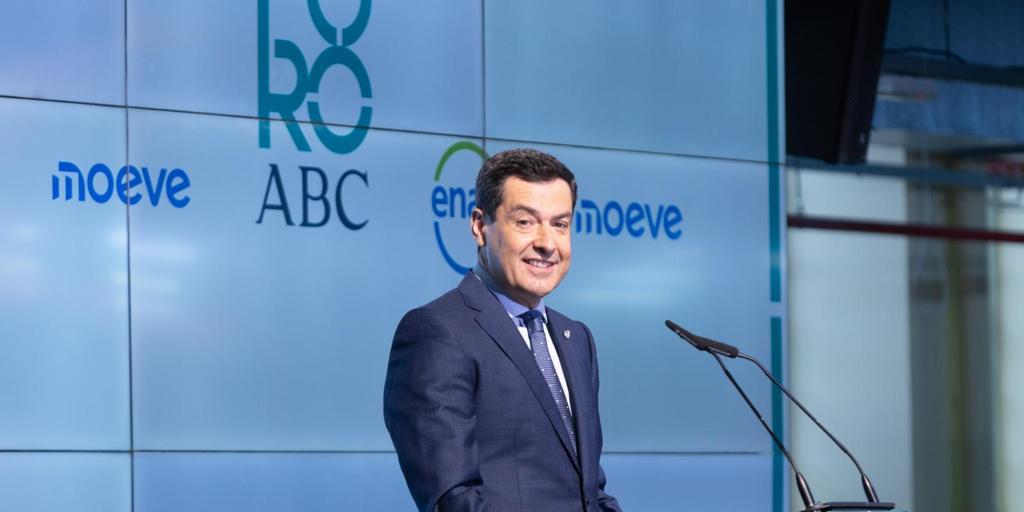 Juanma Moreno apunta a una renovación profunda del SAS y denuncia la pinza de PSOE y Vox para desestabilizar Andalucía