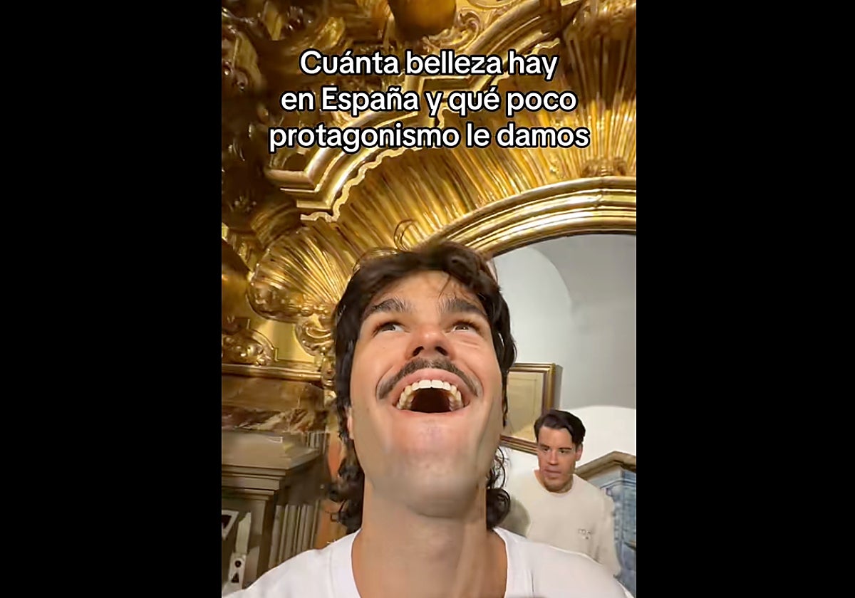 Peldanyos durante su visita a la Basílica de San Juan de Dios en Granada