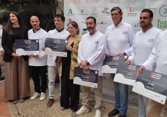 Los premiados, con sus galardones