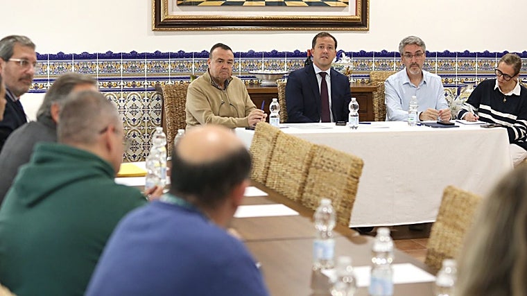 El alcalde se ha reunido con empresarios del Polígono para atender sus demandas