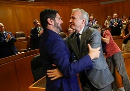 Vox-Aragón acusa a Azcón de asestarle una «puñalada trapera» con la «excusa» del asesor racista y le desafía a presentar presupuestos