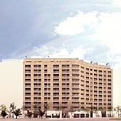 El Ayuntamiento de Valencia acelera para construir un nuevo edificio de 90 viviendas para alquiler asequible en Quatre Carreres