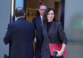 La Asamblea de Madrid respalda el plan de inmigración del PP de Ayuso, con el voto a favor de Vox