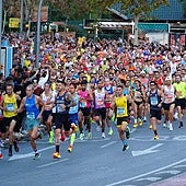 La Benidorm Half 2025 y Sprinter rubrican su alianza en el 30 aniversario de la marca