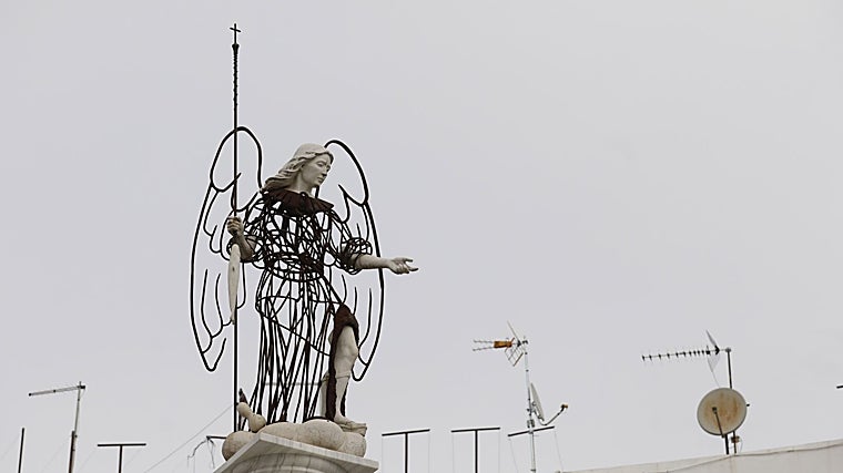 San Rafael vanguardista en la calle Sebastián Cuevas