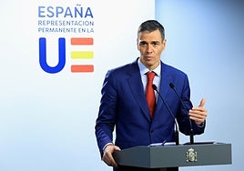 Moncloa no ve creíble que Puigdemont apoye una moción de censura contra Sánchez