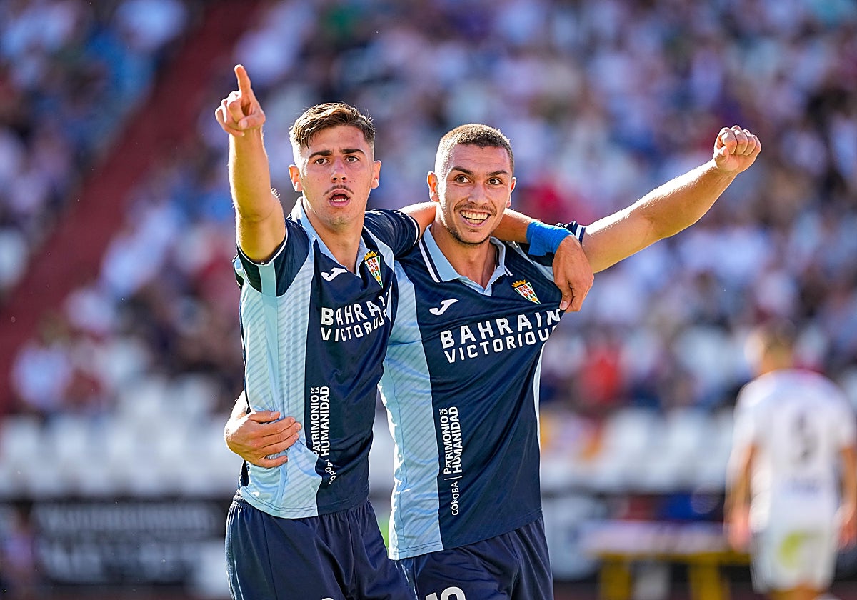 Requena celebra junto a Fuentes su primer tanto ante el Albacete