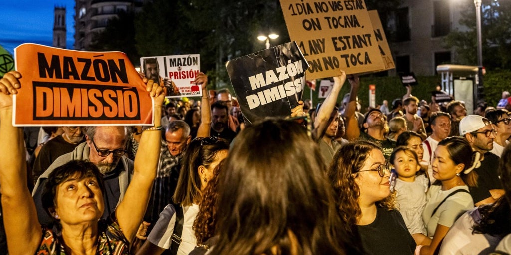 Trabajadores de À Punt critican que no se cubriera la manifestación contra Mazón y se emitieran toros: «Nos avergüenza»
