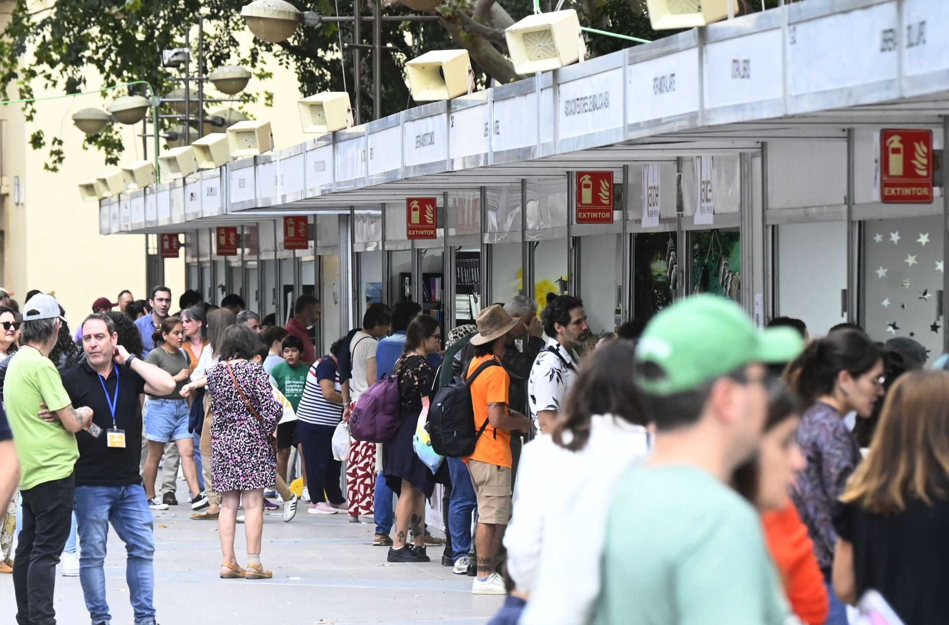 El animado ambiente durante el último día de la Feria del Libro de Córdoba, en imágenes