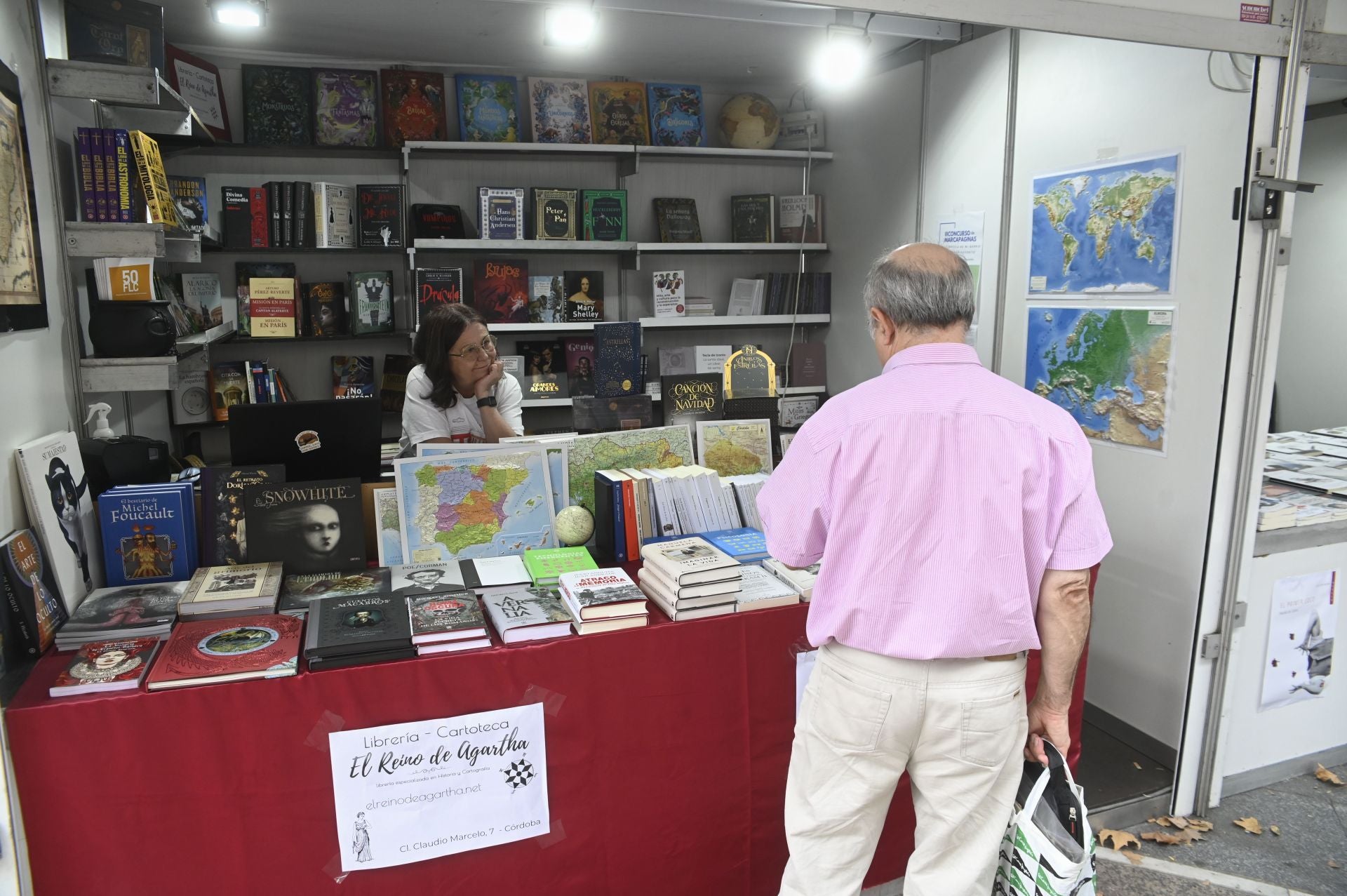 El animado ambiente durante el último día de la Feria del Libro de Córdoba, en imágenes