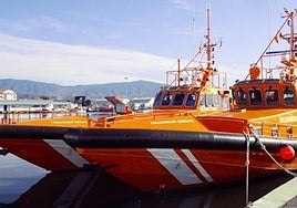 Trasladan al puerto de Motril a 22 migrantes magrebíes, entre ellos una mujer y dos menores de edad