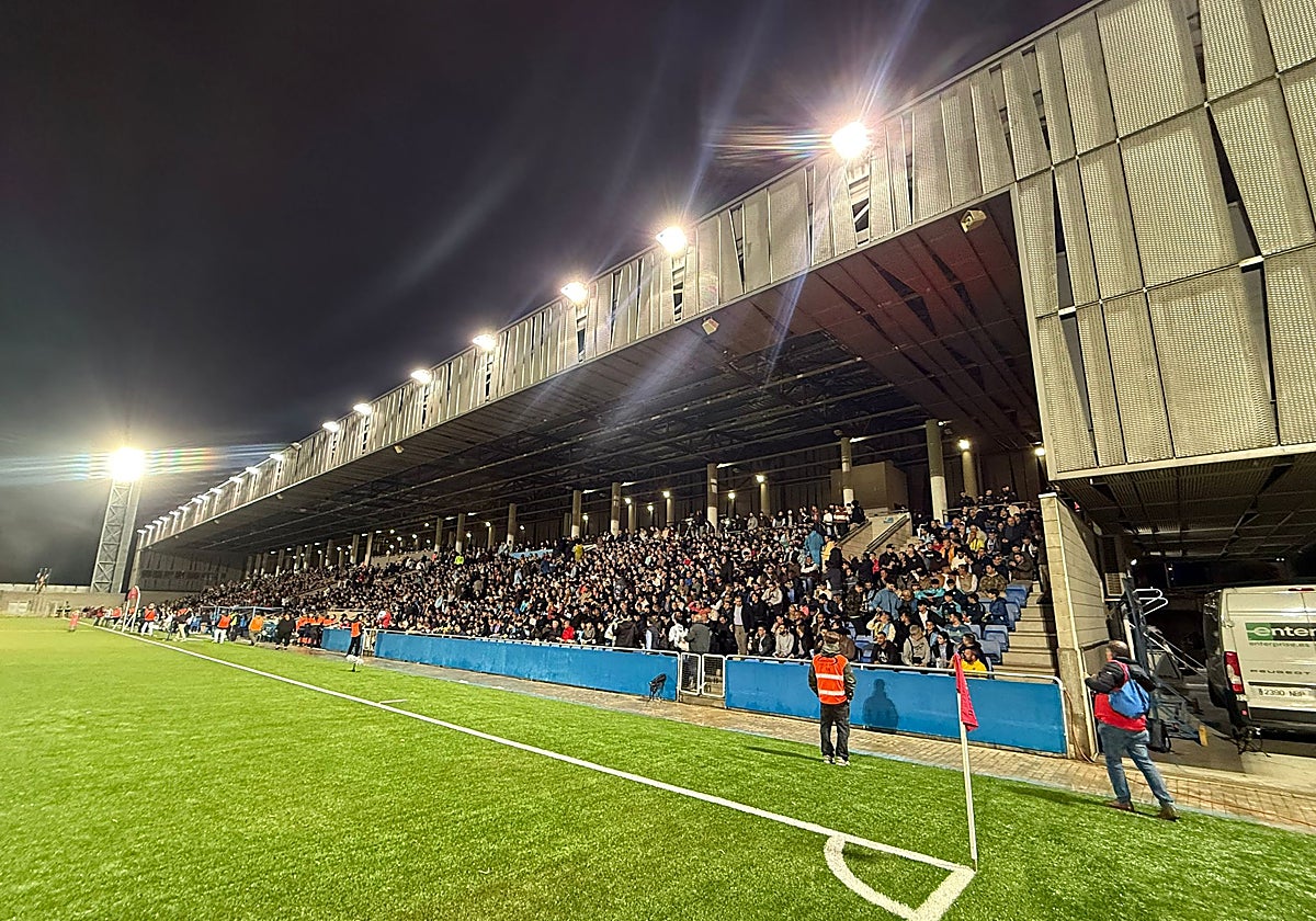 Lleno en el estadio del Ciudad de Lucena para ver al Villarreal en Copa del Rey