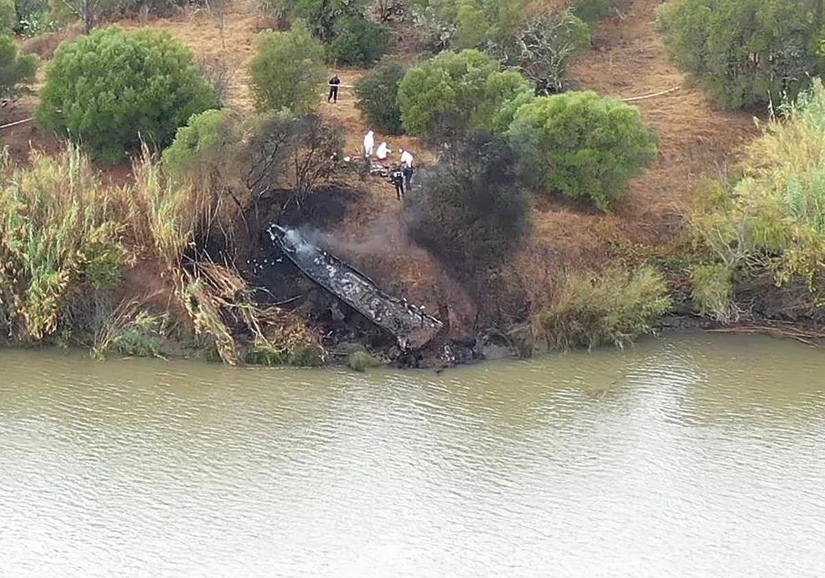 La lancha apareció en llamas a pocos metros de luhar del impacto