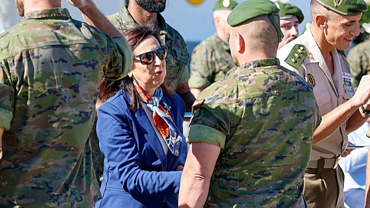 Margarita Robles:  «Donde hay un militar español, hay una persona que ayuda«