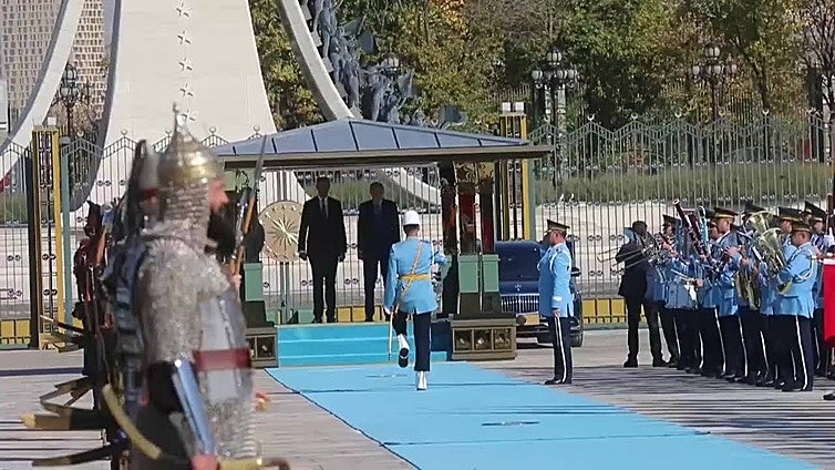 Erdogan recibe a Merz en Ankara para hablar de seguridad