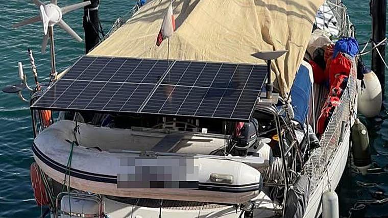 Barco donde han detenido a uno de los fugitivos